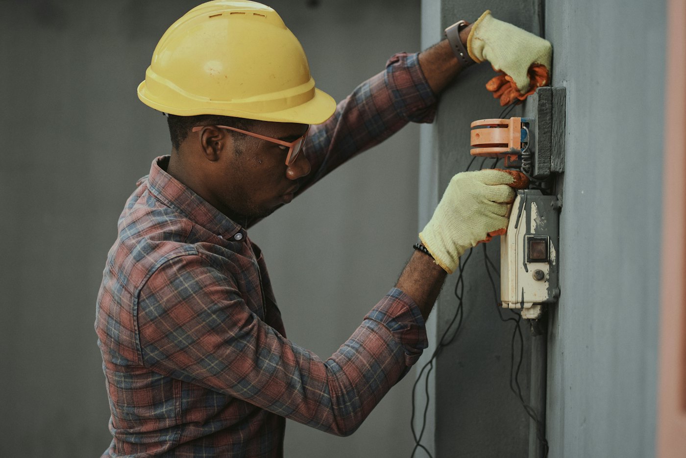 Illustrative photo of a technician with tools